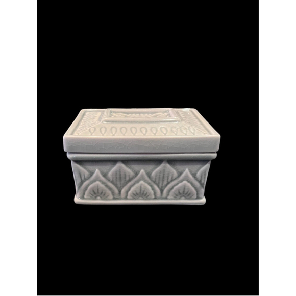 Vintage Lotus Flower Ceramic Gray Green Treasure Box Memory Box Jewelry Box - Picture 8 of 10